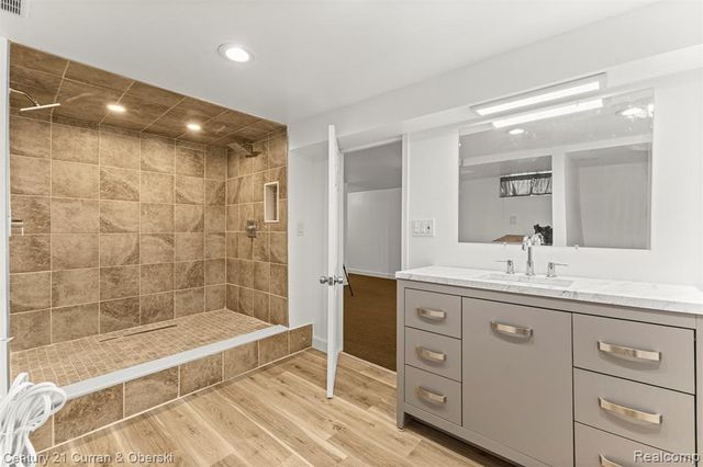 30631 Bayview Drive, Gibraltar, MI 48173