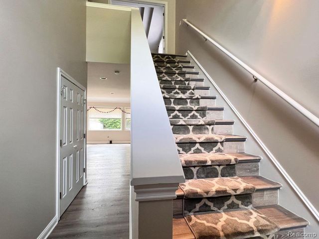53 Highland Avenue, Clawson, MI 48017