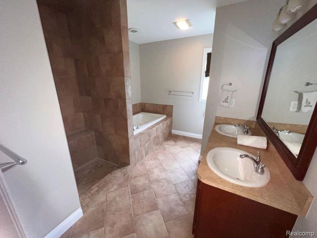 53 Highland Avenue, Clawson, MI 48017