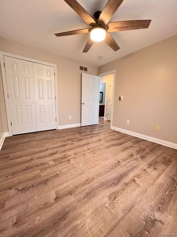 53 Highland Avenue, Clawson, MI 48017