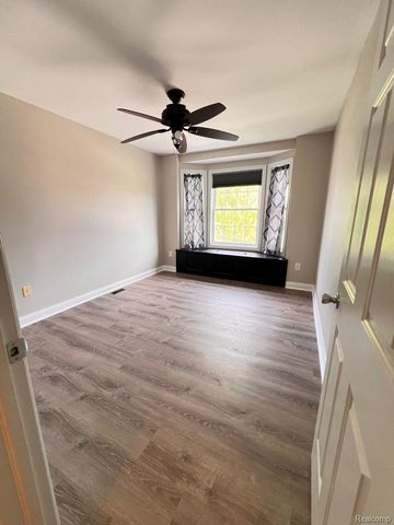 53 Highland Avenue, Clawson, MI 48017