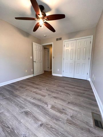 53 Highland Avenue, Clawson, MI 48017