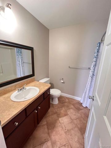 53 Highland Avenue, Clawson, MI 48017