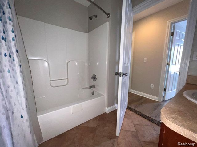 53 Highland Avenue, Clawson, MI 48017