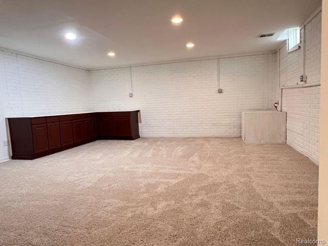 53 Highland Avenue, Clawson, MI 48017