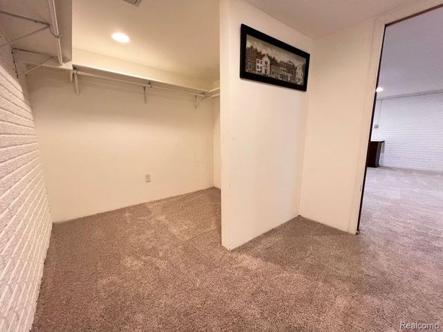 53 Highland Avenue, Clawson, MI 48017