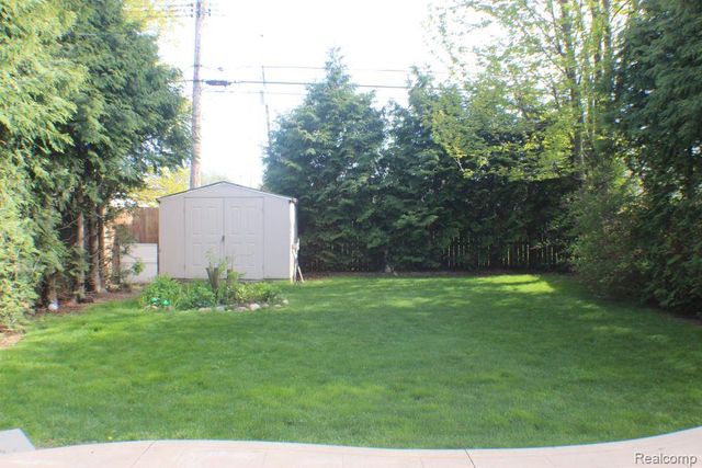 53 Highland Avenue, Clawson, MI 48017