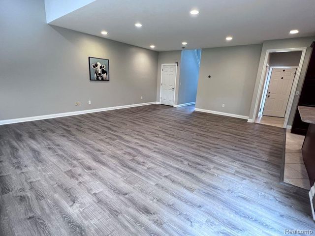 53 Highland Avenue, Clawson, MI 48017