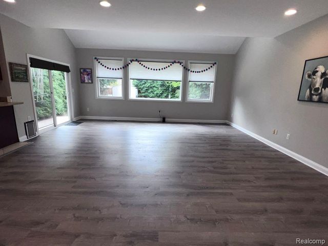 53 Highland Avenue, Clawson, MI 48017
