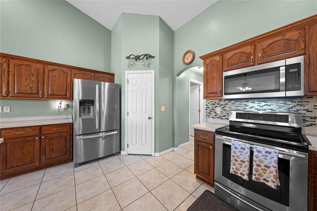 6351 OAK SHORE DRIVE DRIVE, St Cloud, FL 34771