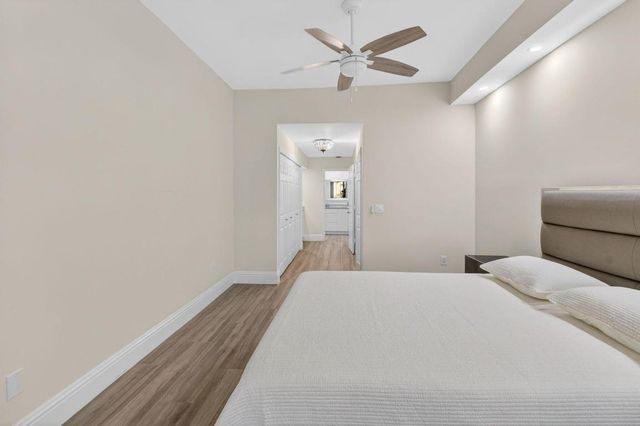 7484 La Paz Boulevard 103, Boca Raton, FL 33433