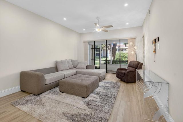 7484 La Paz Boulevard 103, Boca Raton, FL 33433