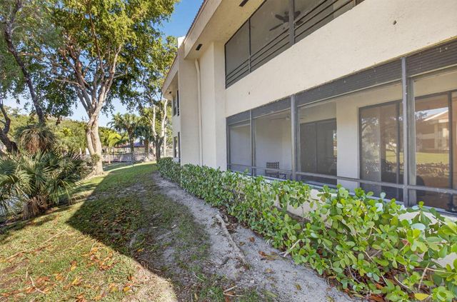 7484 La Paz Boulevard 103, Boca Raton, FL 33433