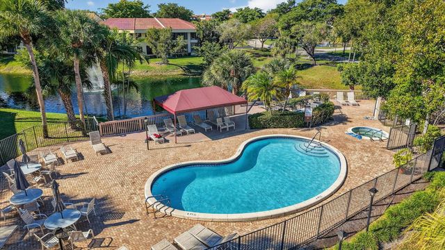 7484 La Paz Boulevard 103, Boca Raton, FL 33433