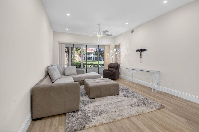 7484 La Paz Boulevard 103, Boca Raton, FL 33433