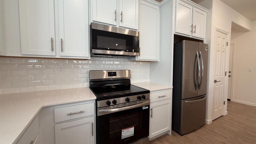 Image 11 of property listing at 2153 N Renn Avenue, Clovis, CA 93619