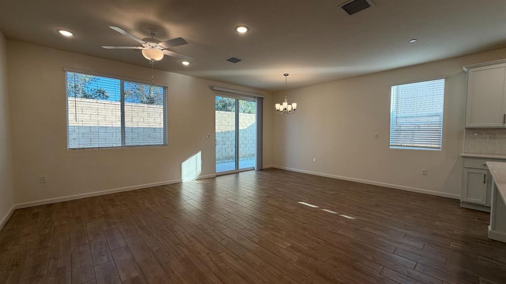 Image 12 of property listing at 2153 N Renn Avenue, Clovis, CA 93619