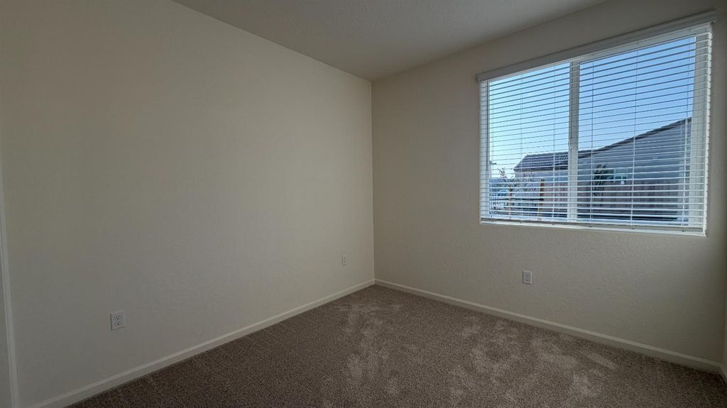 Image 17 of property listing at 2153 N Renn Avenue, Clovis, CA 93619