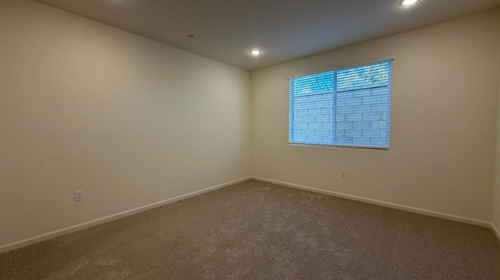 Image 22 of property listing at 2153 N Renn Avenue, Clovis, CA 93619