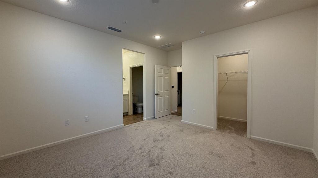 Image 23 of property listing at 2153 N Renn Avenue, Clovis, CA 93619