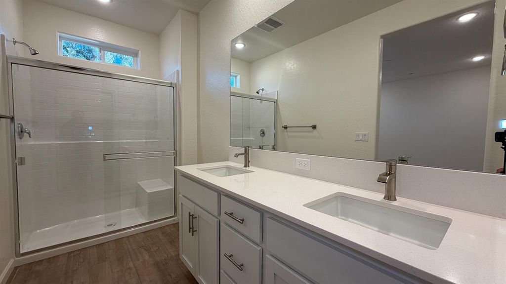 Image 26 of property listing at 2153 N Renn Avenue, Clovis, CA 93619