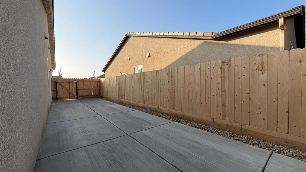 Image 32 of property listing at 2153 N Renn Avenue, Clovis, CA 93619