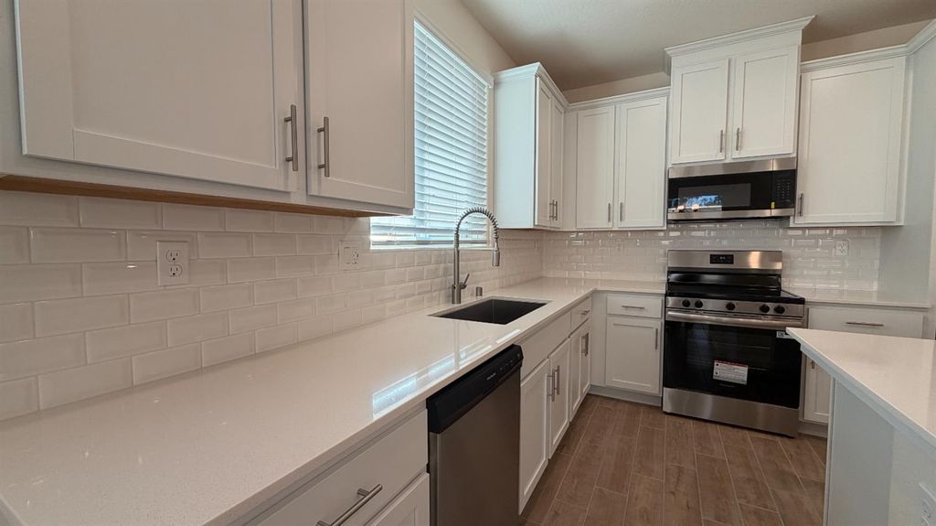 Image 7 of property listing at 2153 N Renn Avenue, Clovis, CA 93619