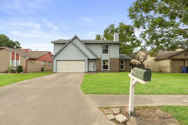 1305 Clover Drive, Angleton, TX 77515