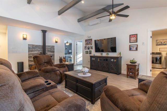 2765 Loop Road, Troy, VT 05868