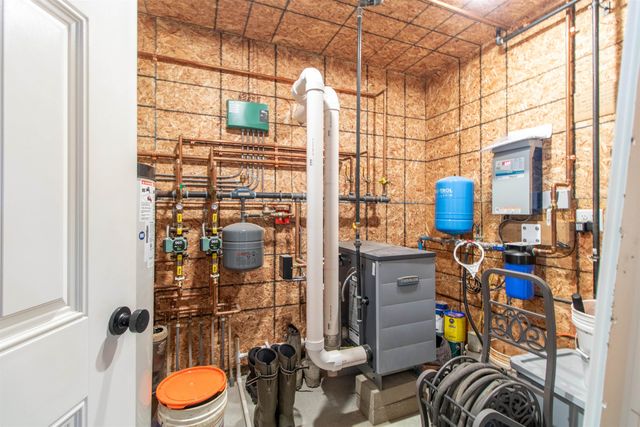 2765 Loop Road, Troy, VT 05868