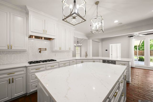 6042 Riverbrook Dr, Baton Rouge, LA 70820