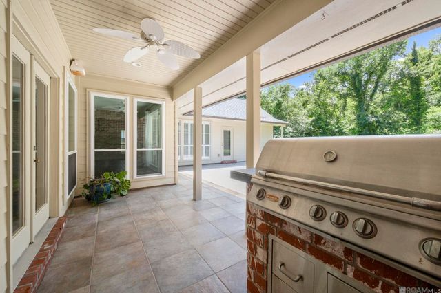 6042 Riverbrook Dr, Baton Rouge, LA 70820