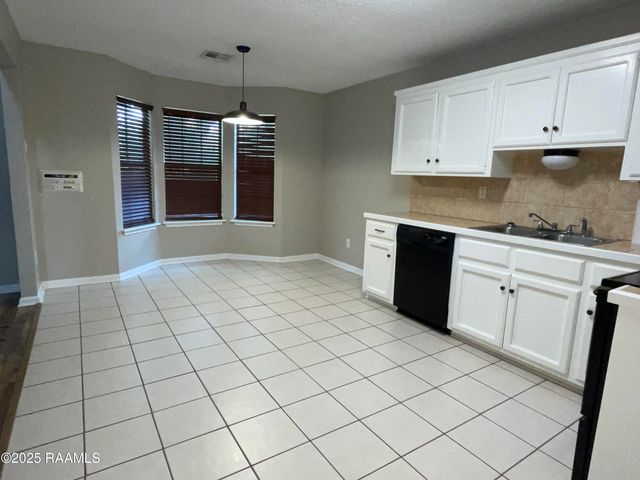 113 Earline Drive, Lafayette, LA 70506