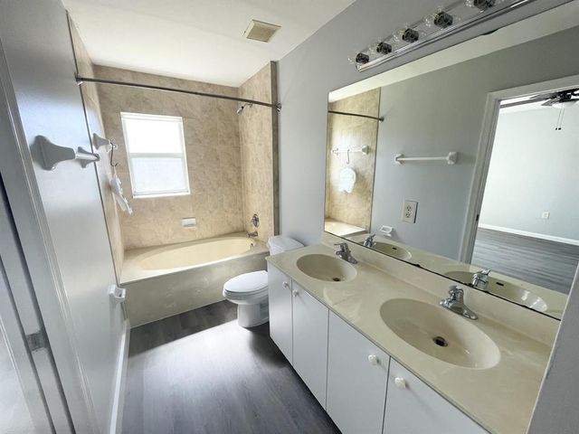 6301 Landings Terrace, Tamarac, FL 33321