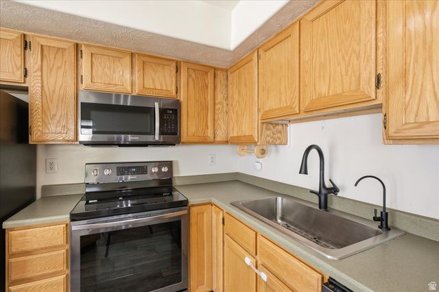 6875 S FLORENTINE WAY, West Jordan, UT 84084