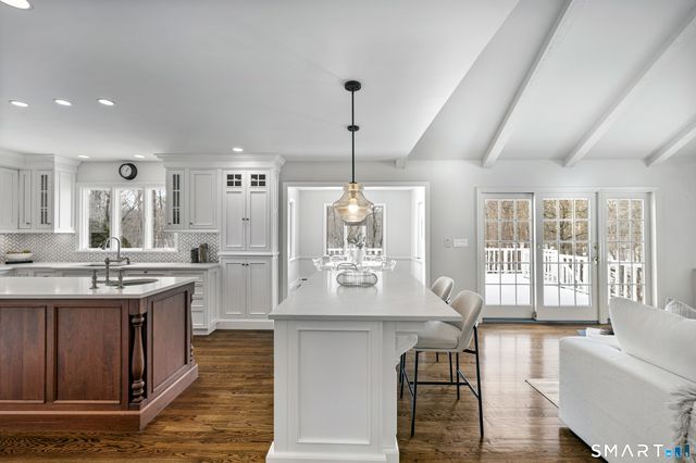 1038 West Road, New Canaan, CT 06840