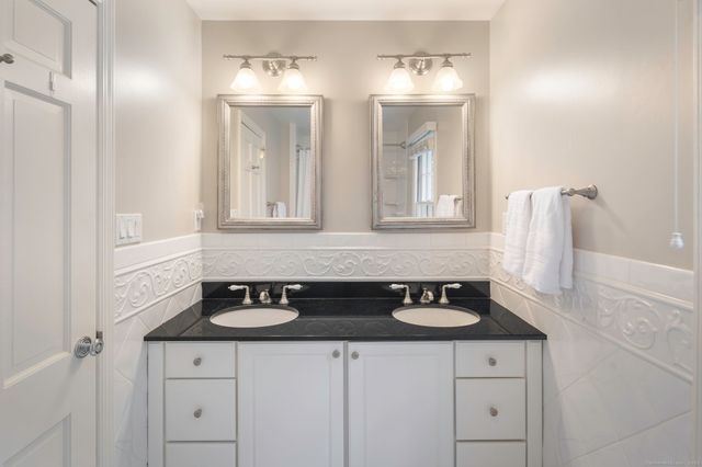 1038 West Road, New Canaan, CT 06840