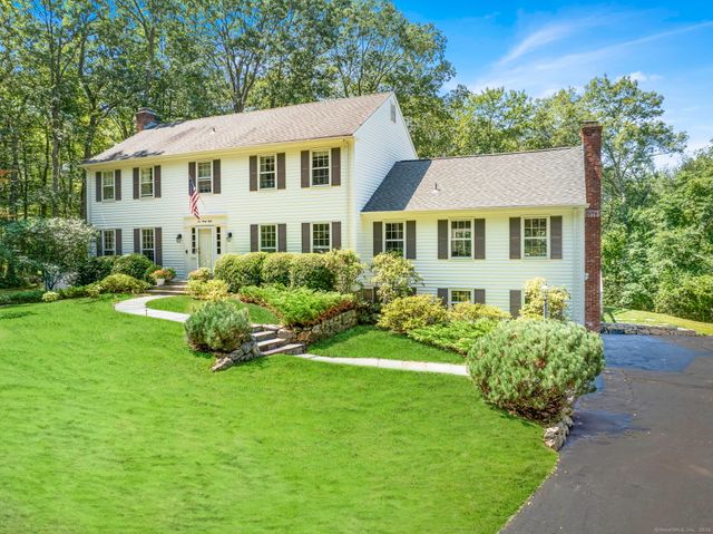 1038 West Road, New Canaan, CT 06840