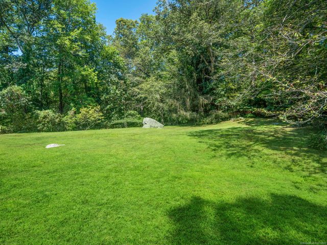 1038 West Road, New Canaan, CT 06840