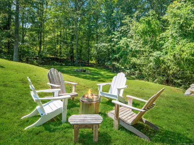 1038 West Road, New Canaan, CT 06840