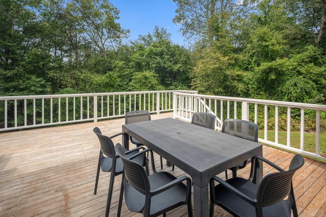 1038 West Road, New Canaan, CT 06840