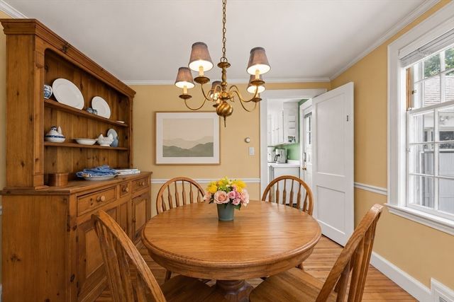 34 Sheridan Rd, Wellesley, MA 02481