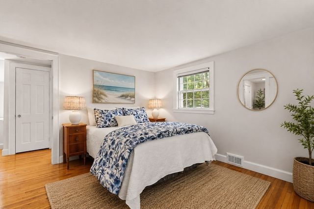 34 Sheridan Rd, Wellesley, MA 02481