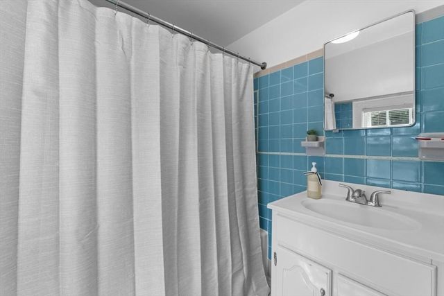 34 Sheridan Rd, Wellesley, MA 02481
