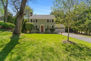 34 Sheridan Rd, Wellesley, MA 02481