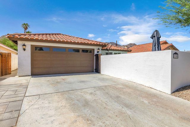 52905 Avenida Herrera, La Quinta, CA 92253