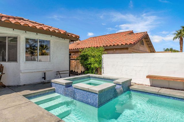 52905 Avenida Herrera, La Quinta, CA 92253