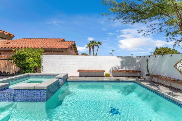 52905 Avenida Herrera, La Quinta, CA 92253