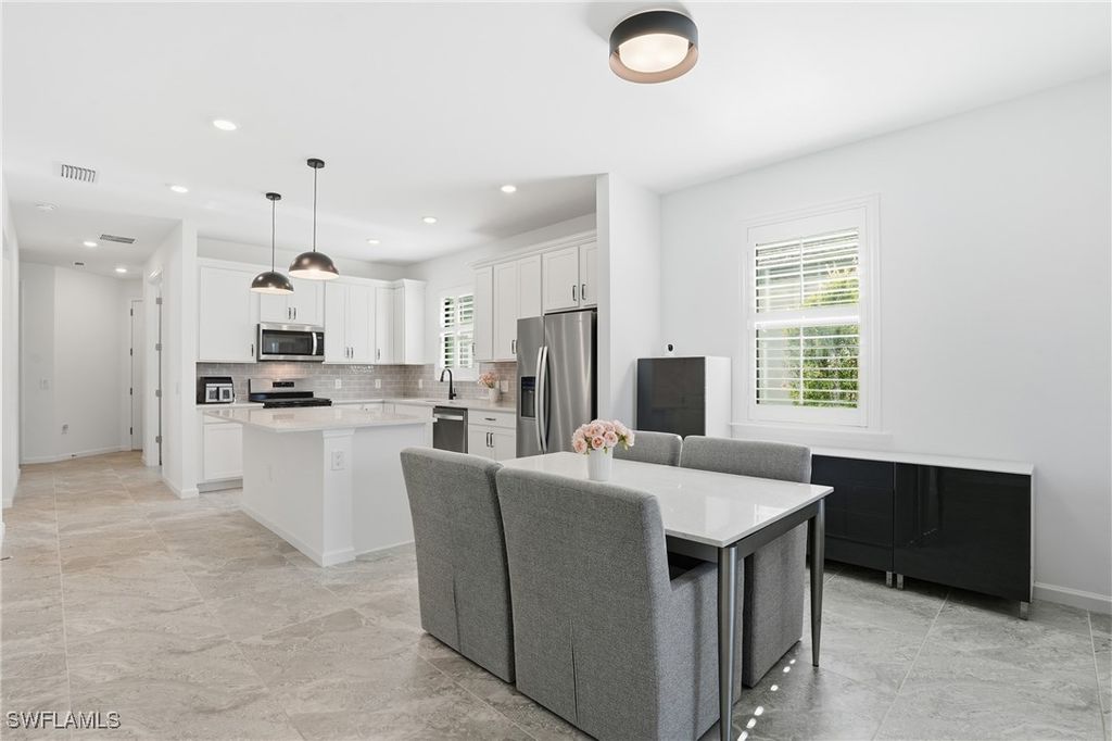 1645 Serena AVE, Naples, FL 34120