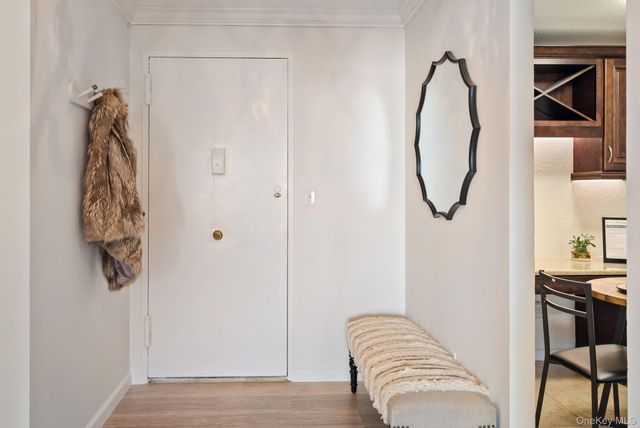 400 High Point Drive PH5, Hartsdale, NY 10530